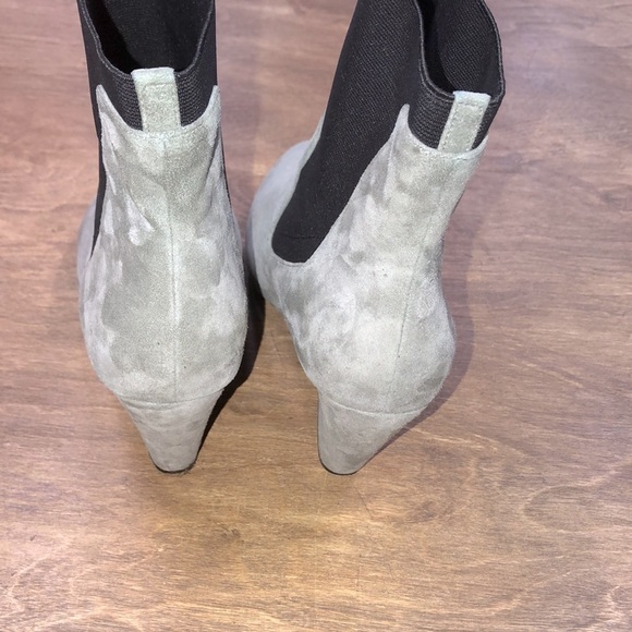 Charles David 7 1/2 medium green pull on booties - Picture 6 of 7